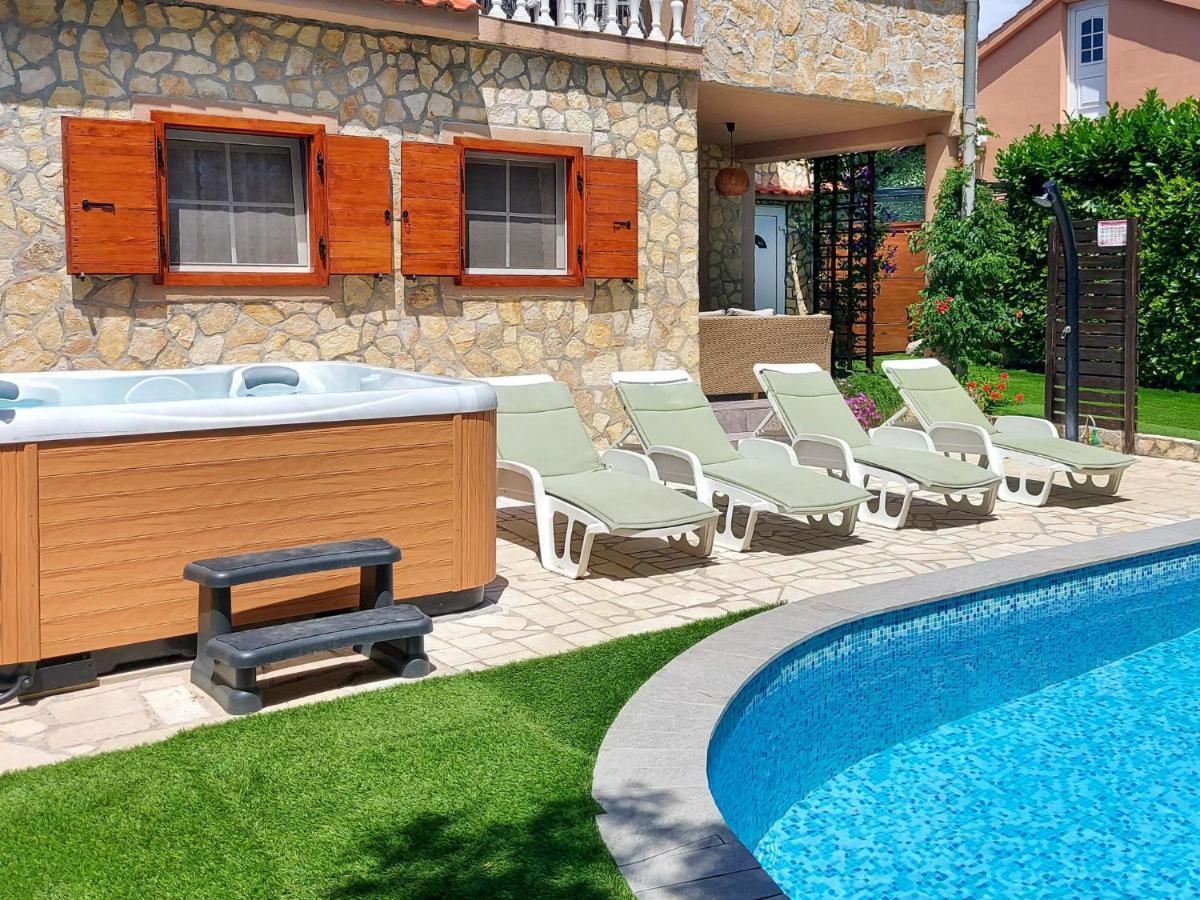 Holiday Home Mikac - Mlk136 By Interhome Dobrinj Bagian luar foto